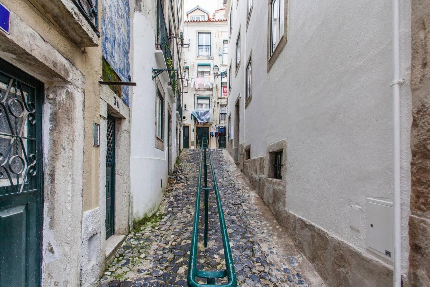 Whome Hidden Gem In Alfama Perfect To Explore Lisbona Esterno foto